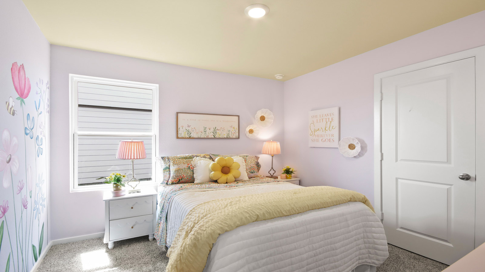 bedroom with carpet flooring