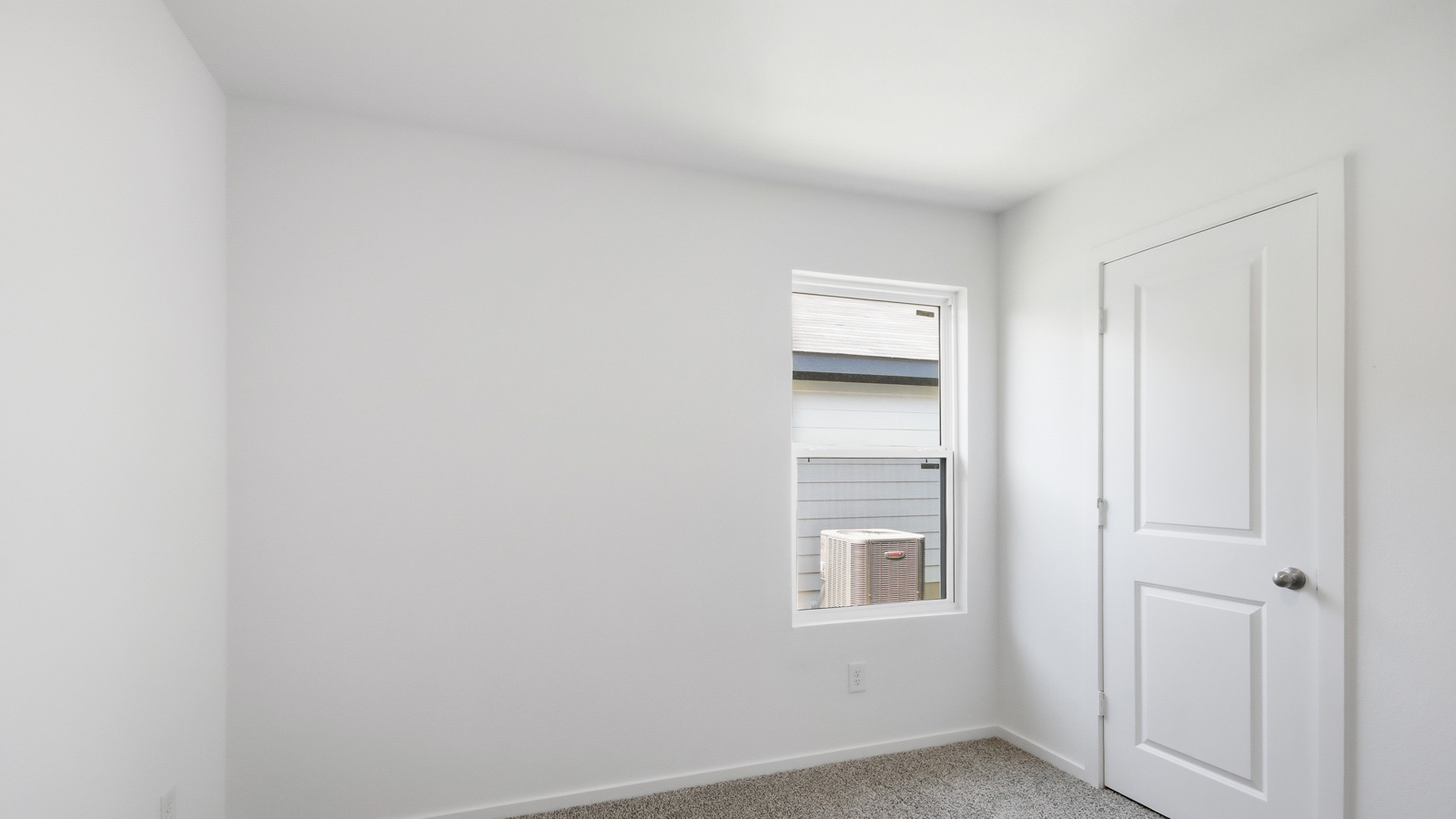 bedroom with carpet flooring