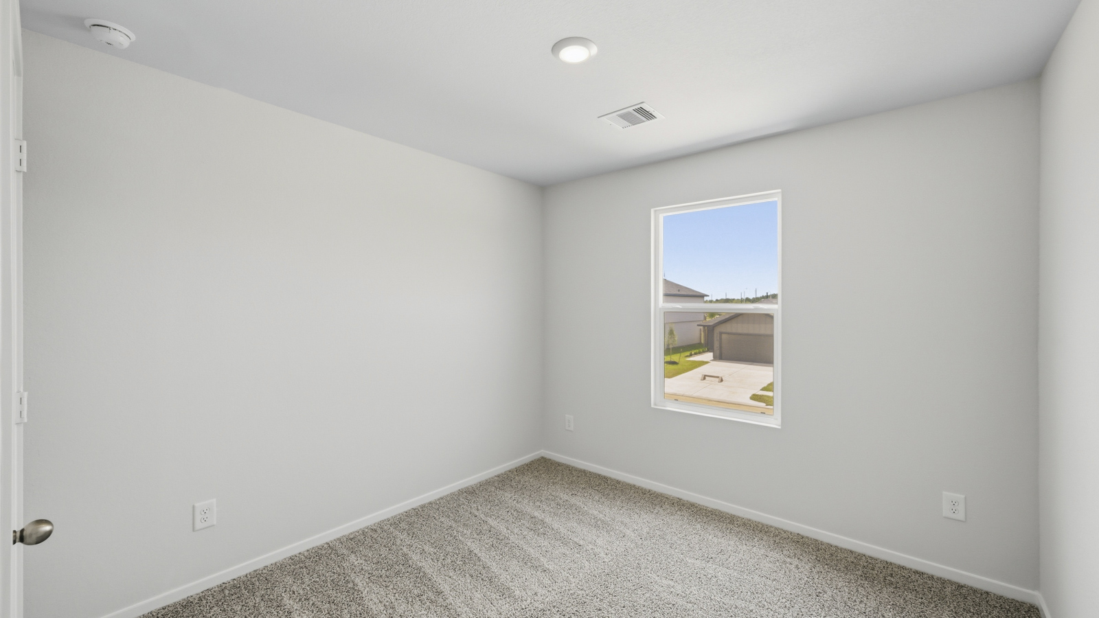 bedroom with carpet flooring