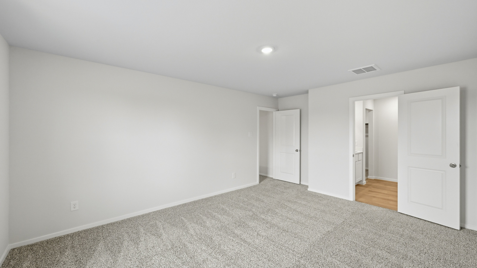 bedroom with carpet flooring