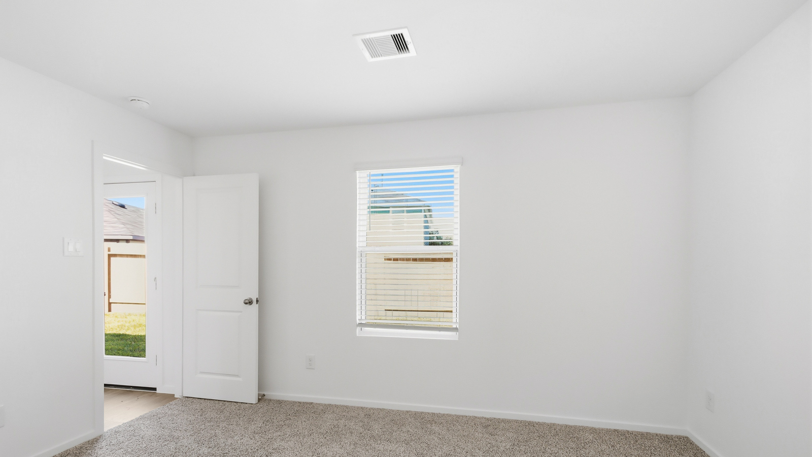 bedroom with carpet flooring