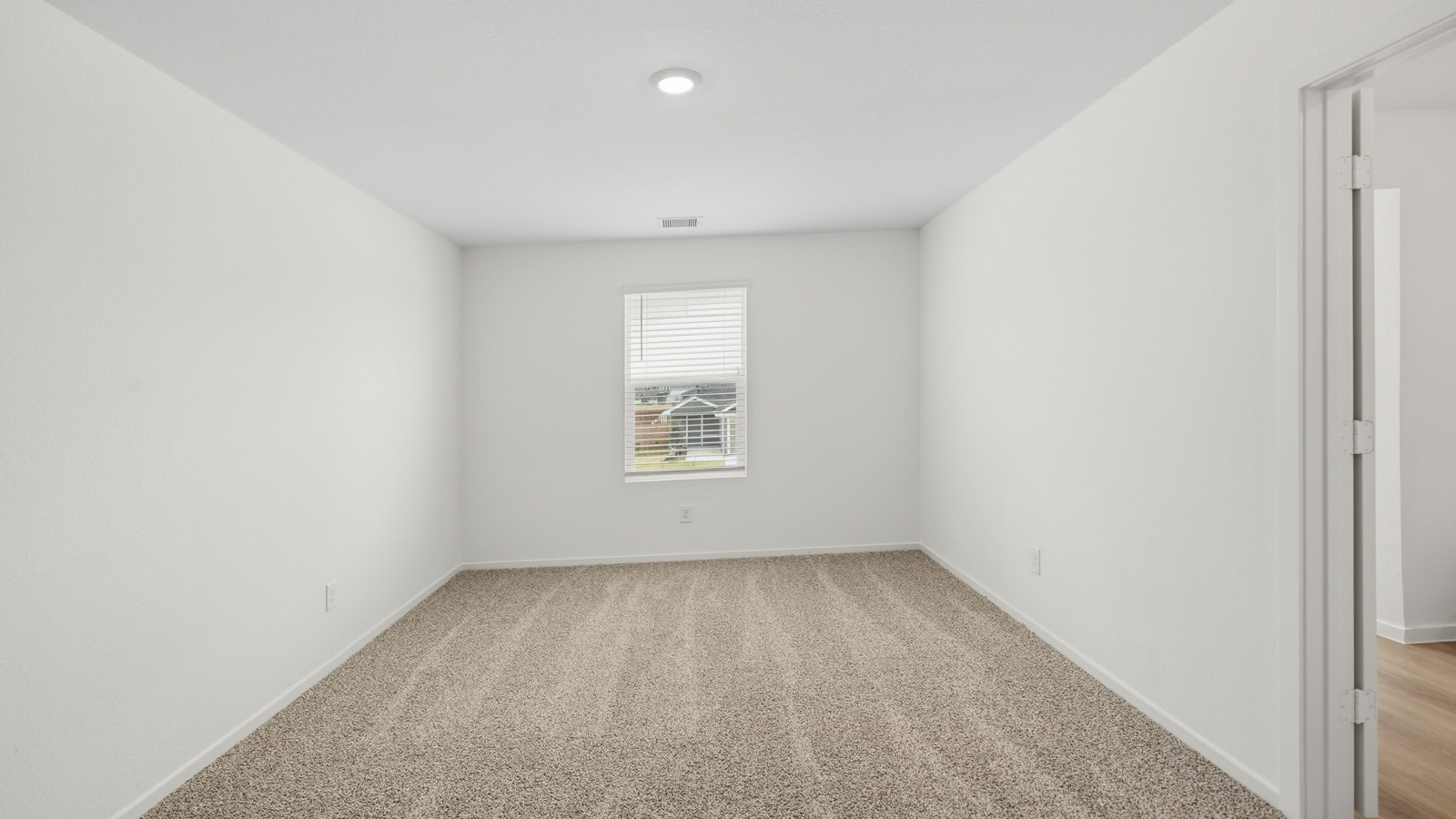 bedroom with carpet flooring