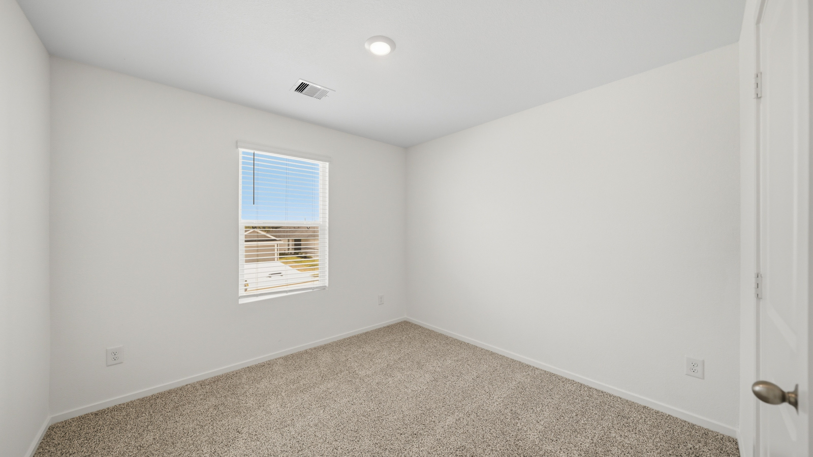 bedroom with carpet flooring