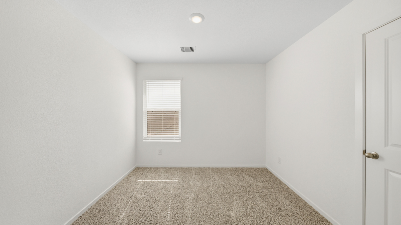 bedroom with carpet flooring
