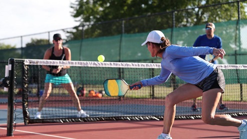 pickleball at Sunterra Lakes