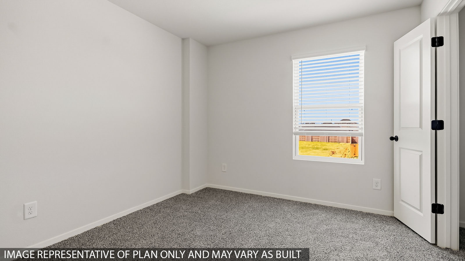 bedroom with carpet flooring