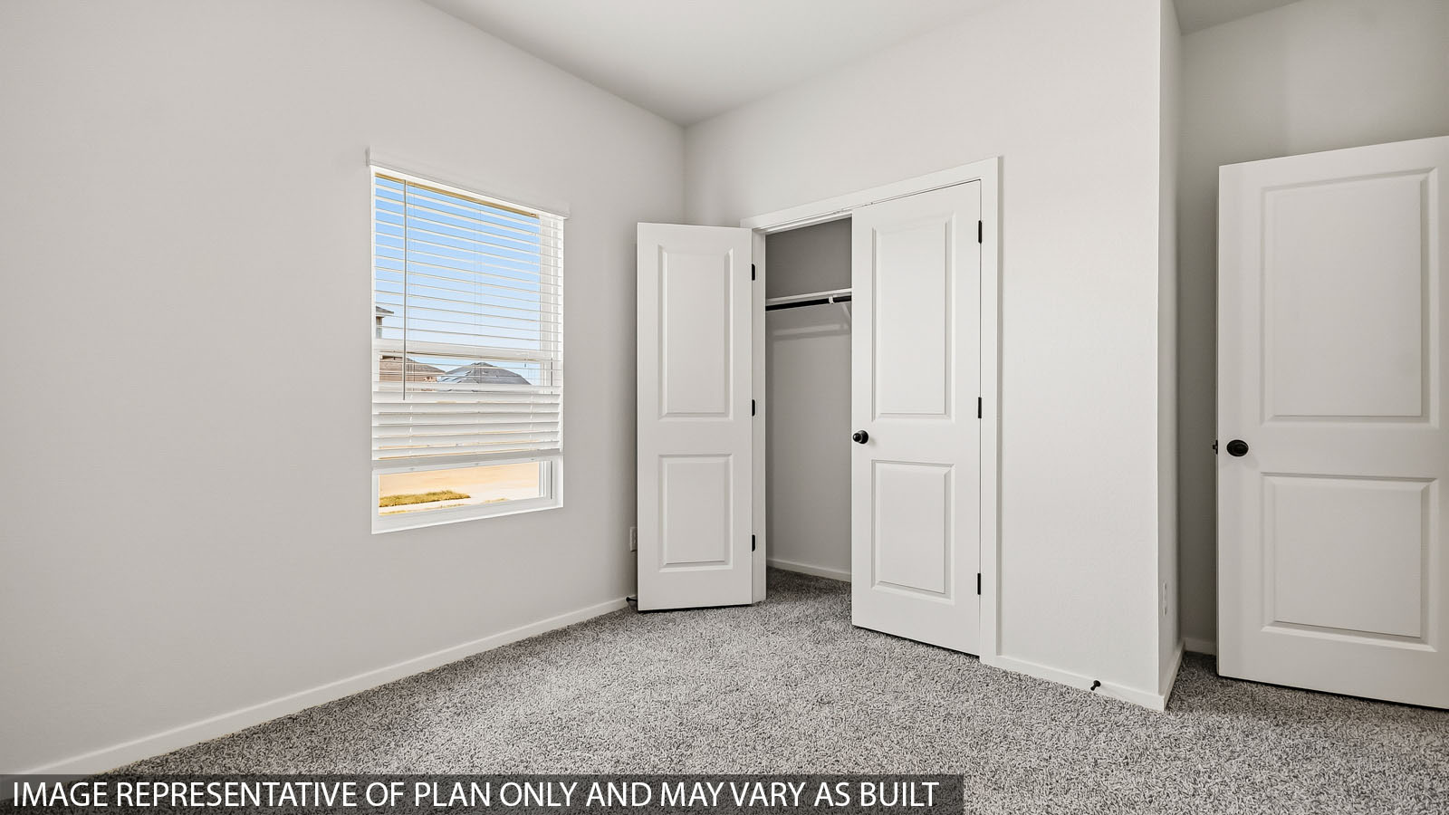 bedroom with carpet flooring