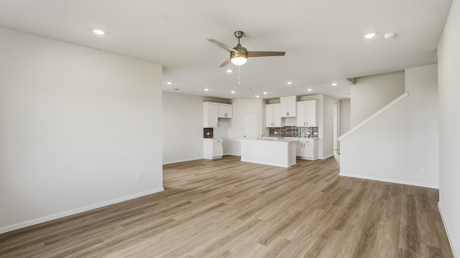 Model Open 7 days a week 4016 Shimmer Sol Drive, Brookshire, TX 77423 1-2 story home, 3,4,5,6 bed homes with 1,2,3 baths.