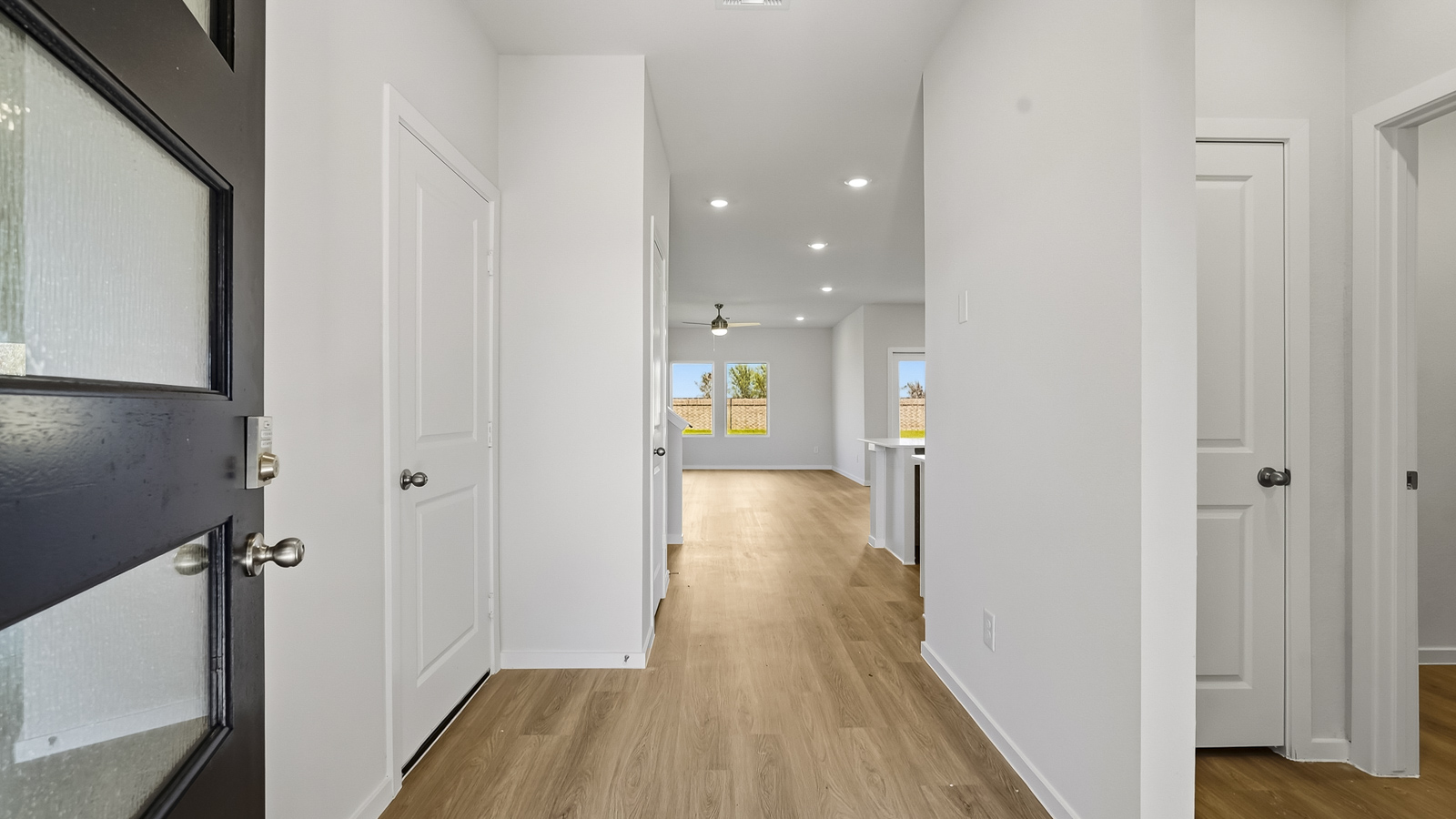 Model Open 7 days a week 4016 Shimmer Sol Drive, Brookshire, TX 77423 1-2 story home, 3,4,5,6 bed homes with 1,2,3 baths.