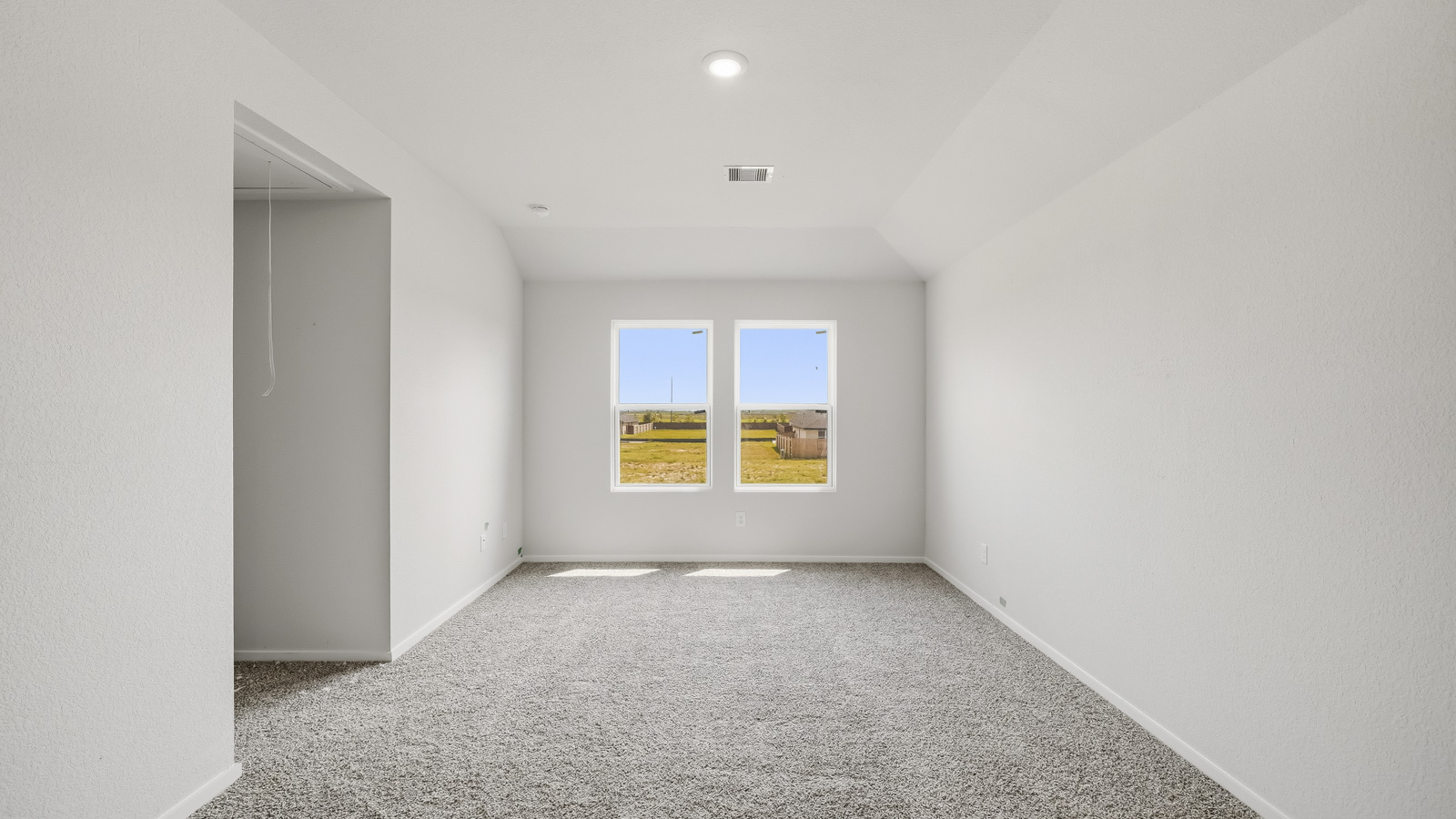 bedroom with carpet flooring