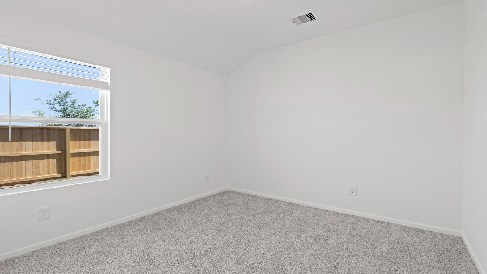 bedroom with carpet flooring