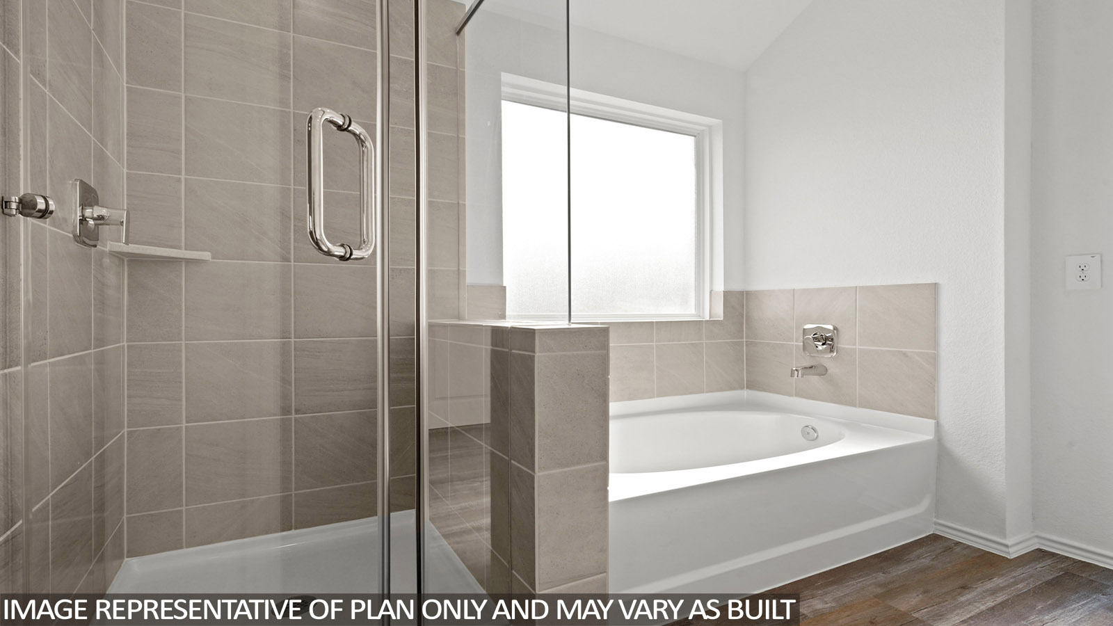 secondary bathroom with full tub