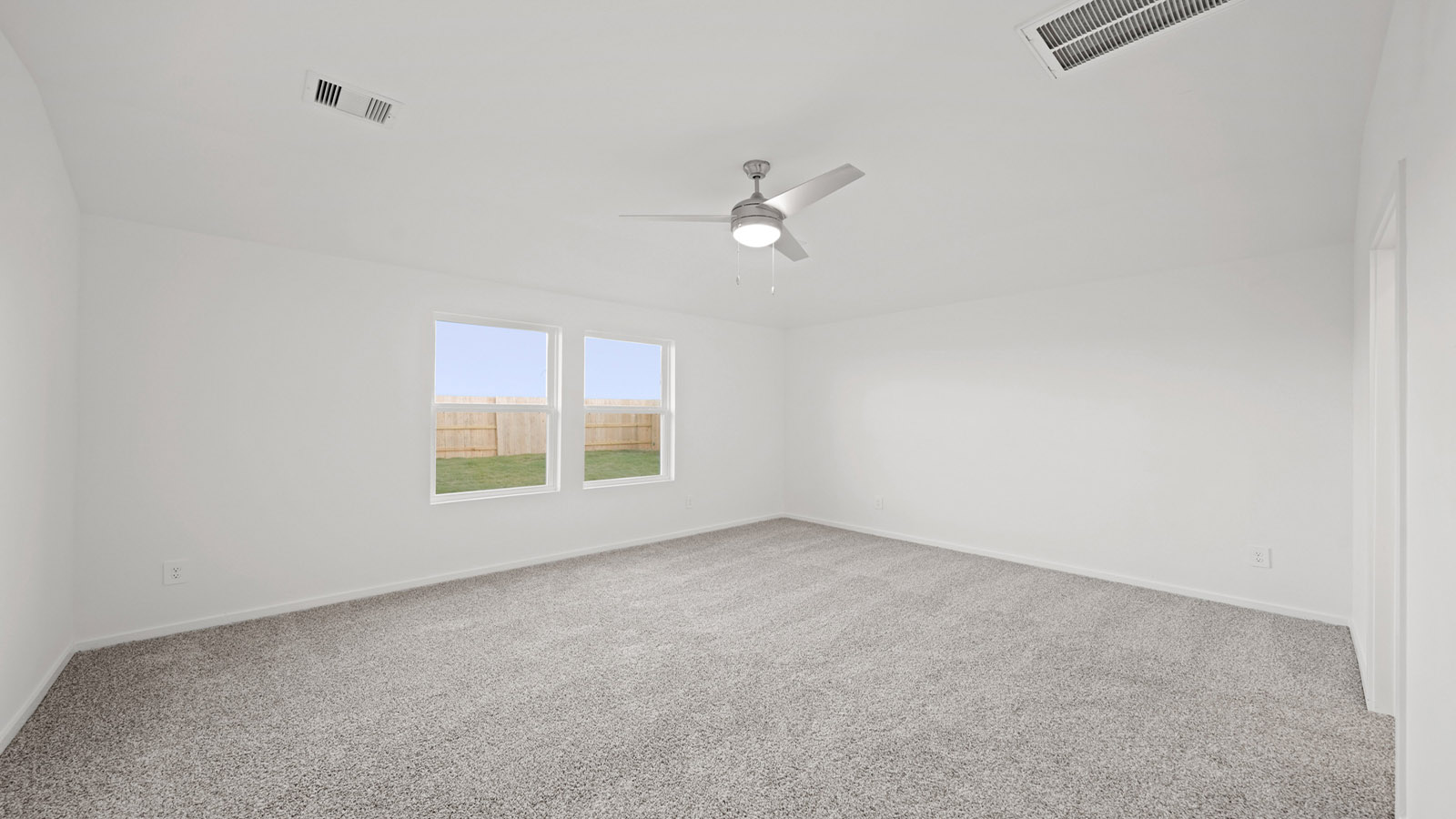 bedroom with carpet flooring