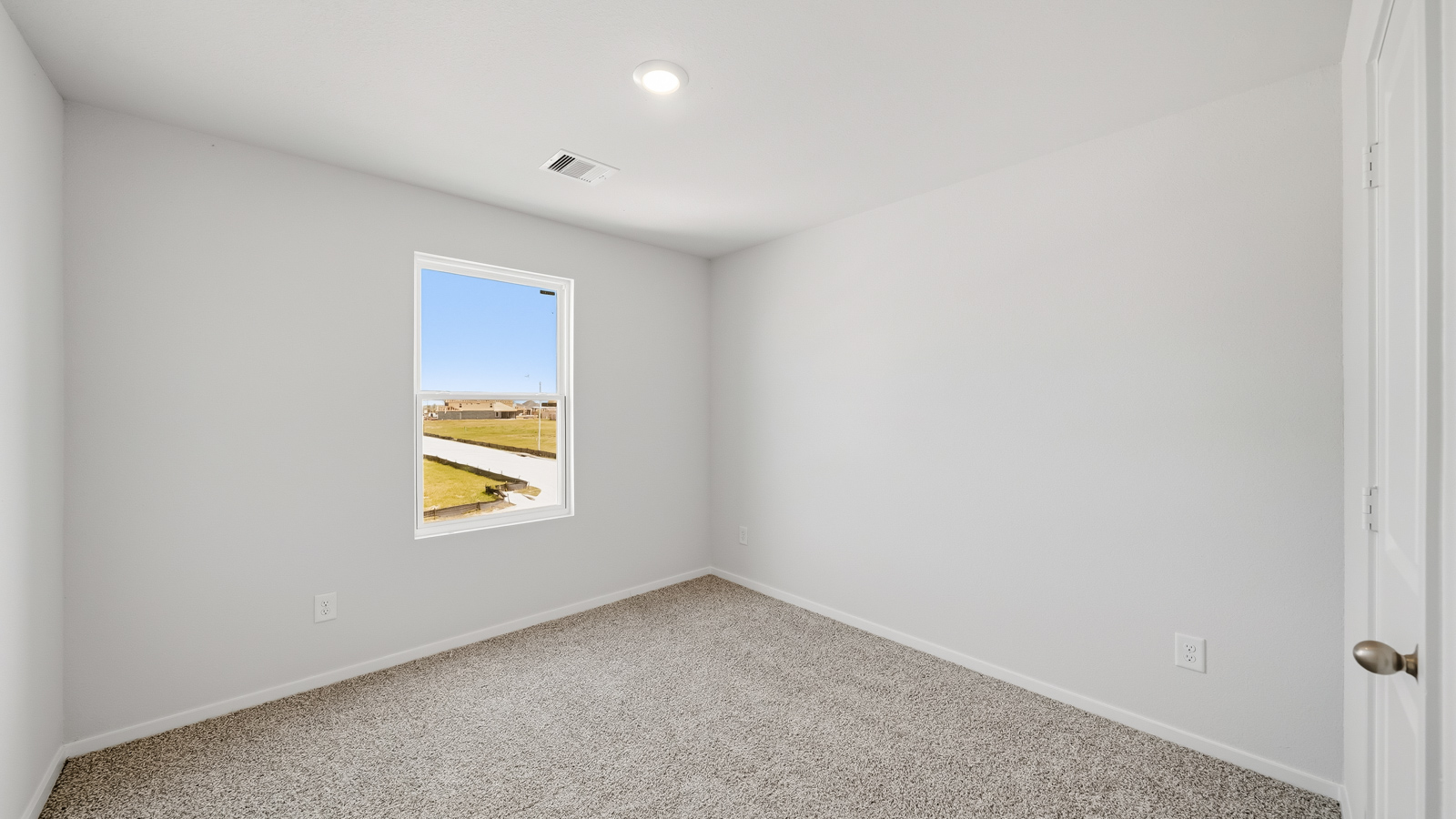 bedroom with carpet flooring