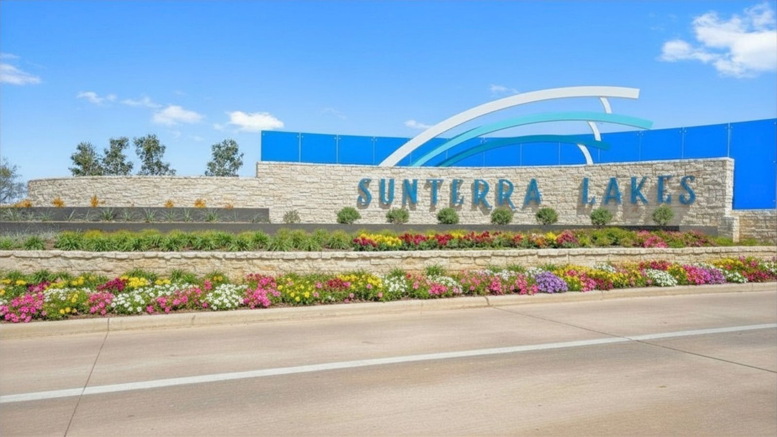 Sunterra Lakes community monument in Brookshire, TX