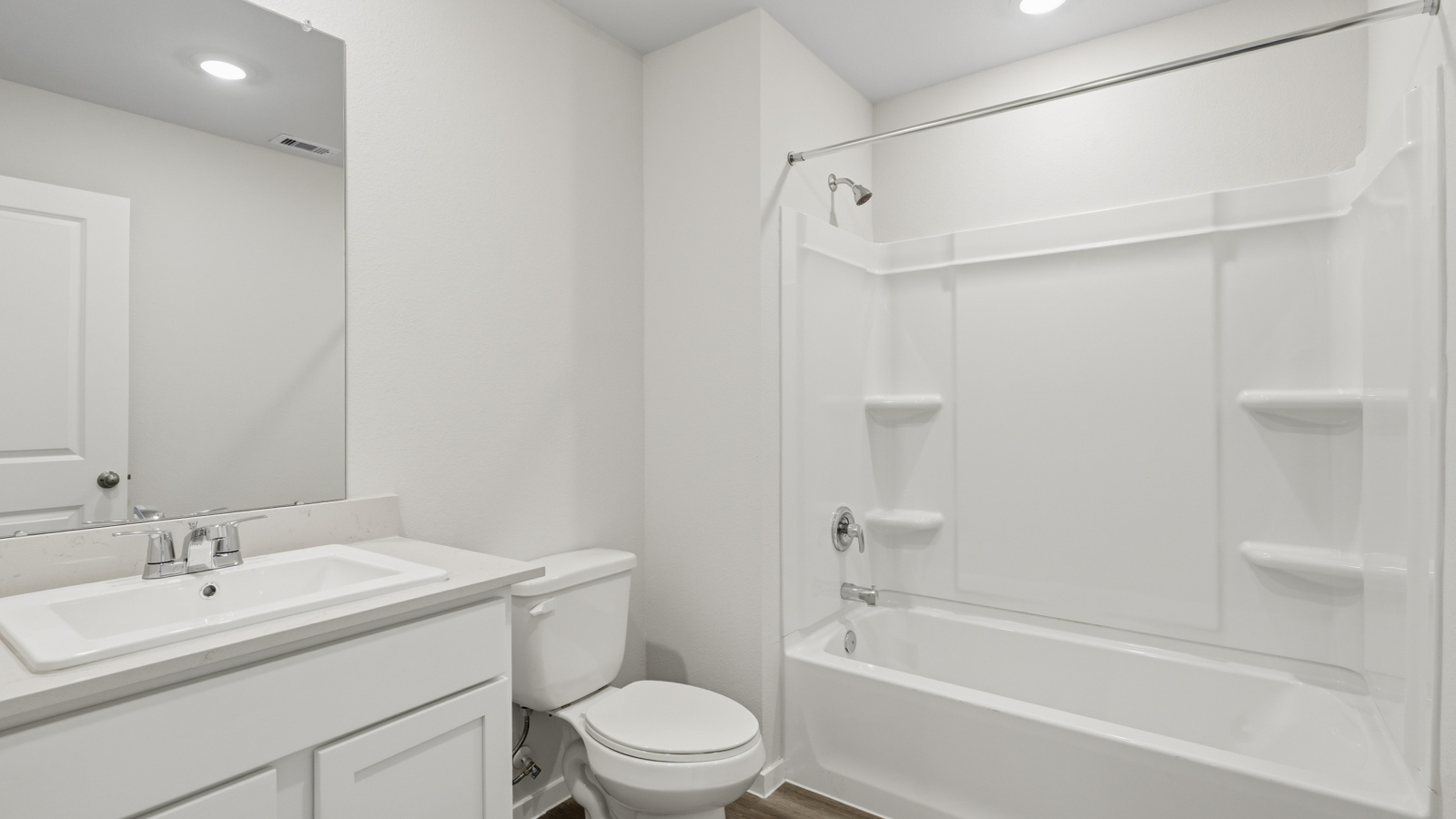 Secondary bathroom with tub/shower combo with quartz counter tops in Katy TX