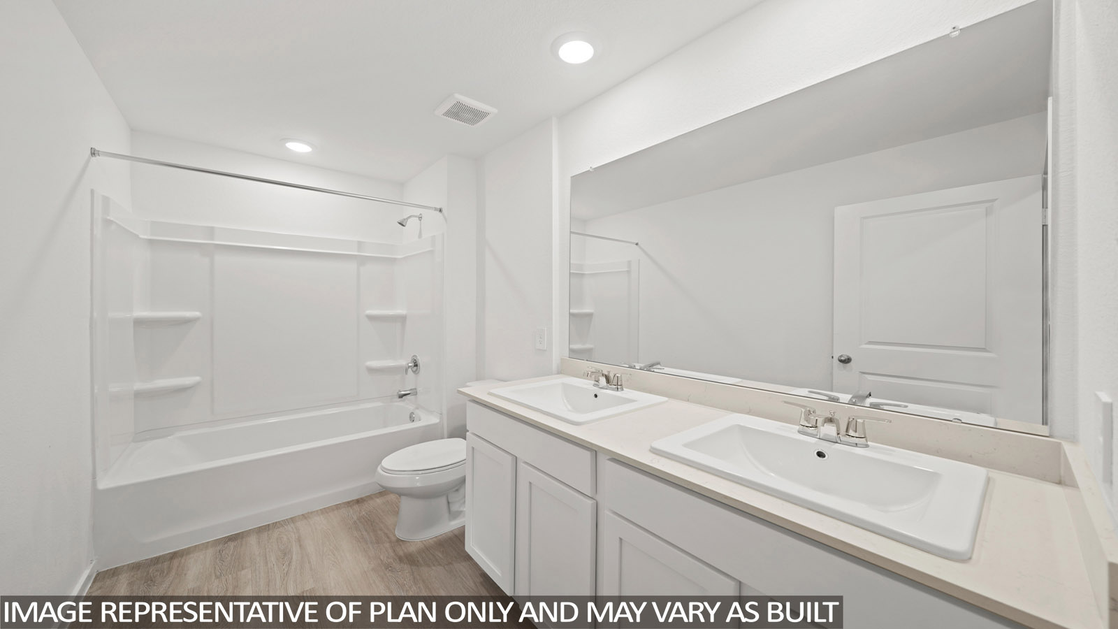 Secondary bathroom with tub/shower combo