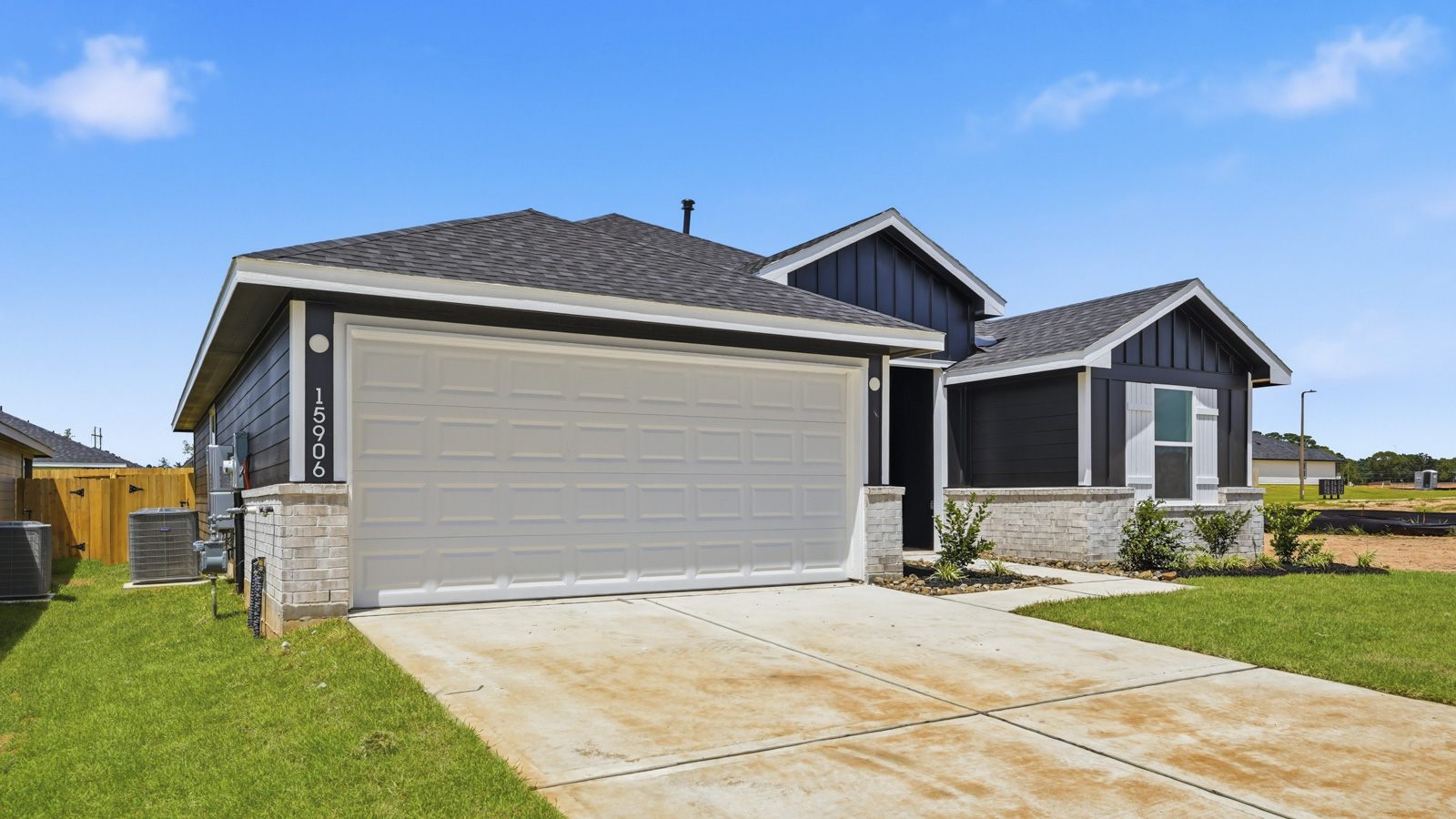 1-2 story home, 3,4,5,6 bed homes with 1,2,3 baths.