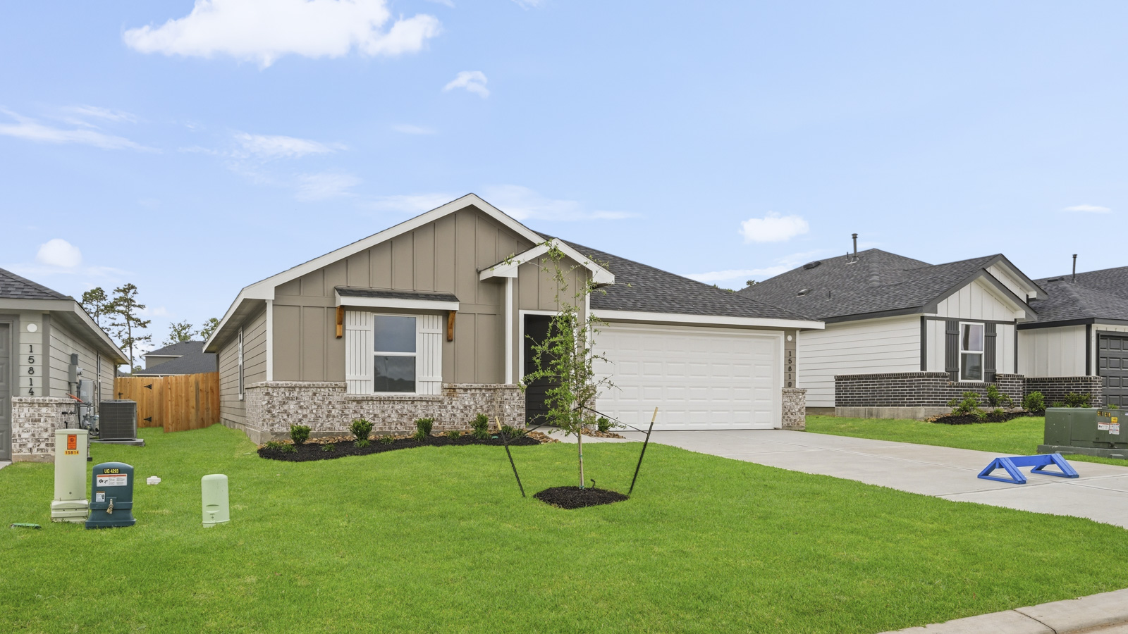 15810 Narrow Leaf Lane