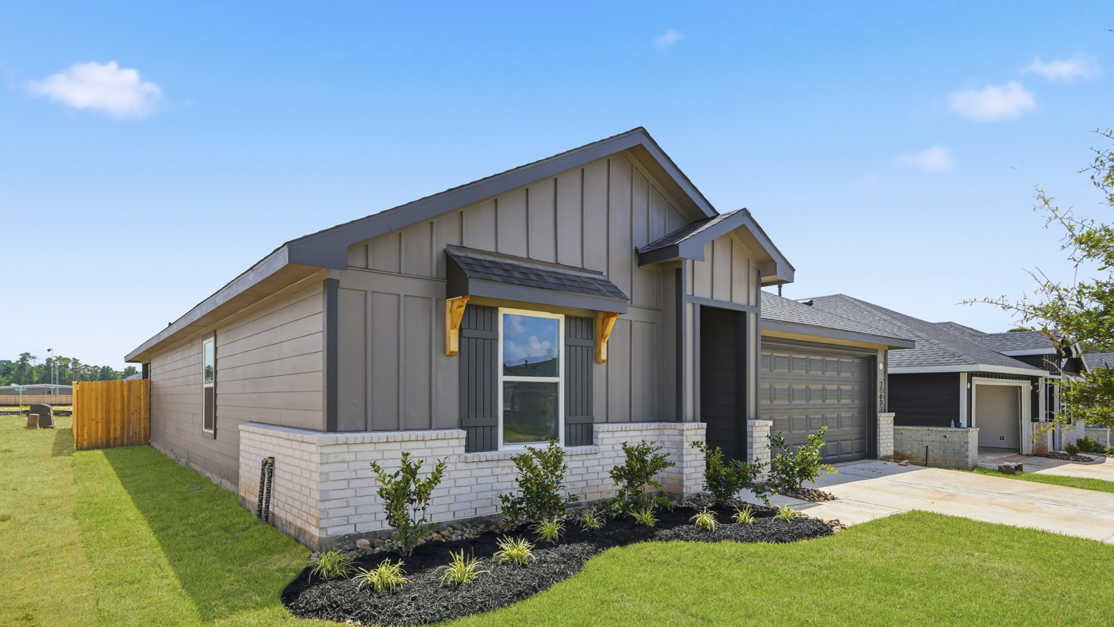 15807 Narrow Leaf Lane