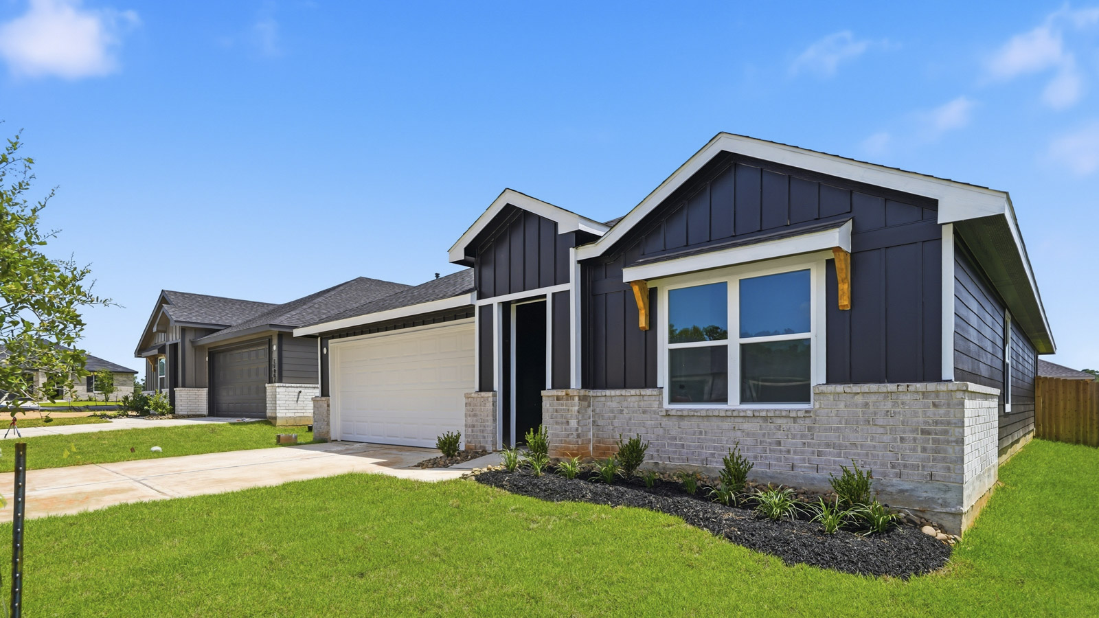 Model open 7 days a week 8738 Lake Valley Drive, Montgomery, TX 77316