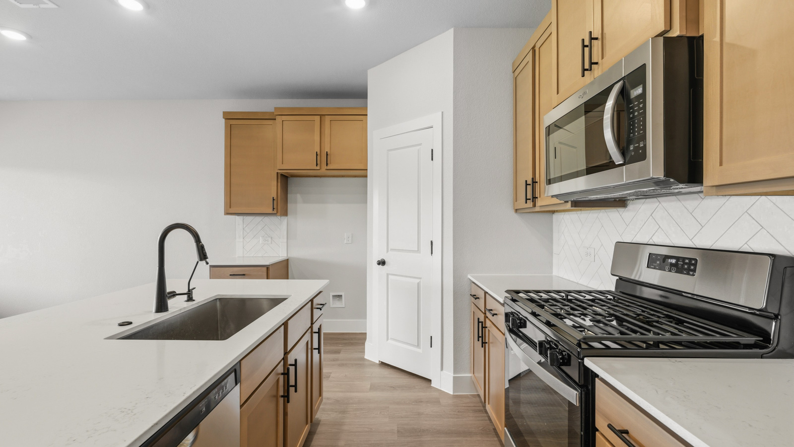 Model open 7 days a week 8738 Lake Valley Drive, Montgomery, TX 77316 1-2 story home, 3,4,5,6 bed homes with 1,2,3 baths.