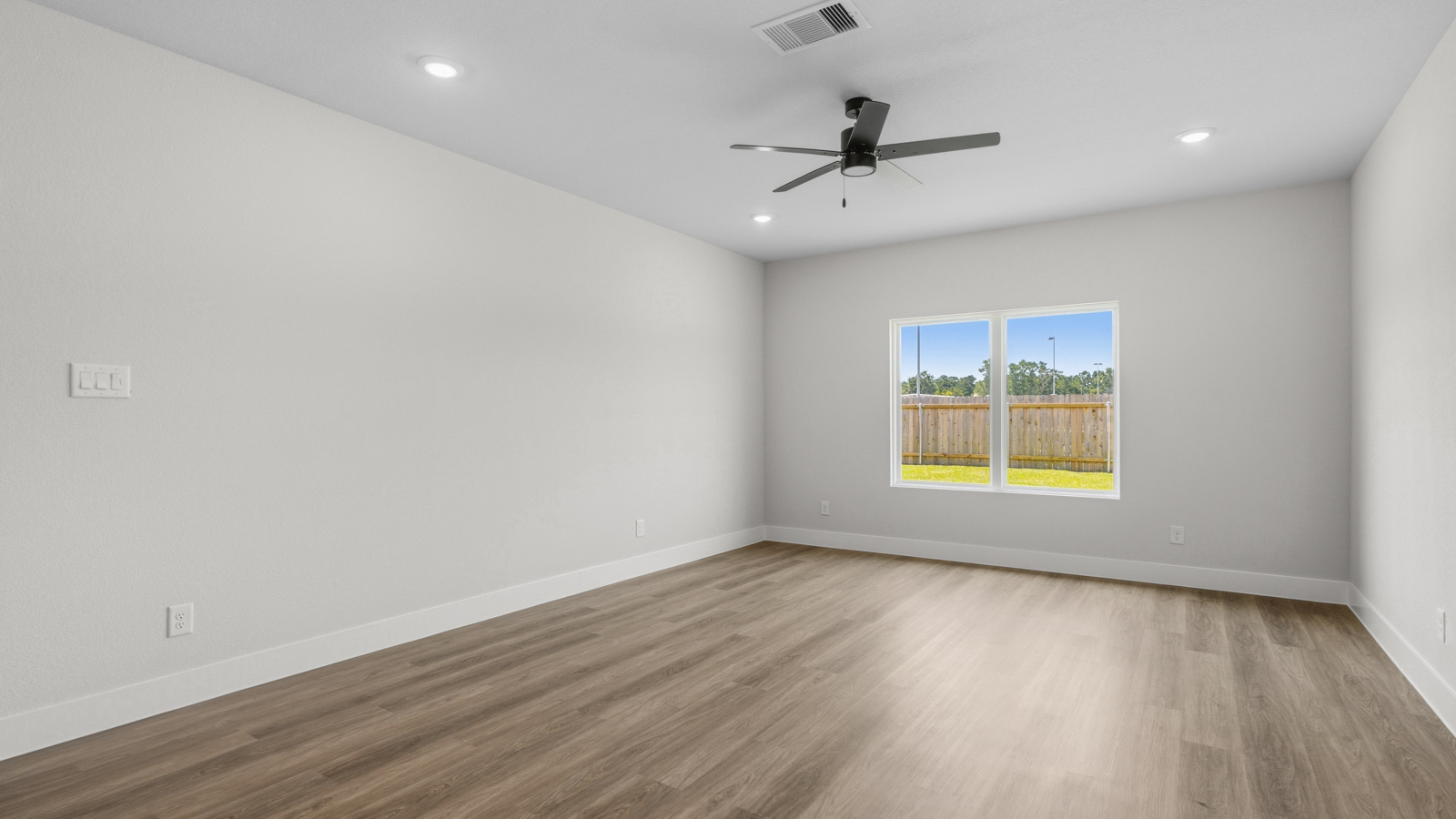 Model open 7 days a week 8738 Lake Valley Drive, Montgomery, TX 77316 1-2 story home, 3,4,5,6 bed homes with 1,2,3 baths.