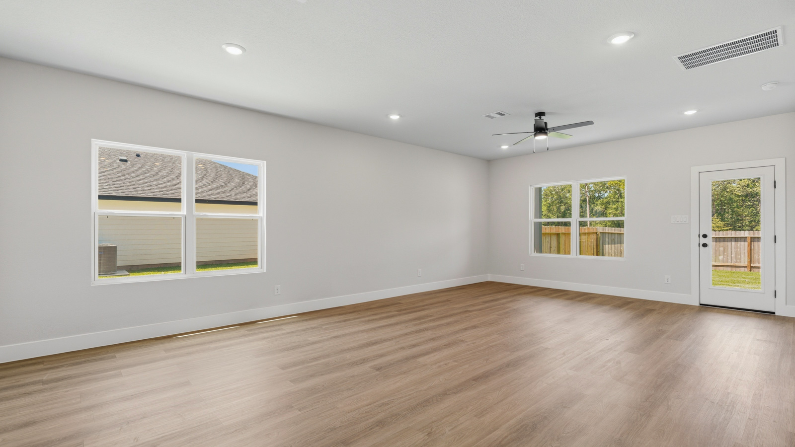 Model open 7 days a week 8738 Lake Valley Drive, Montgomery, TX 77316 1-2 story home, 3,4,5,6 bed homes with 1,2,3 baths.