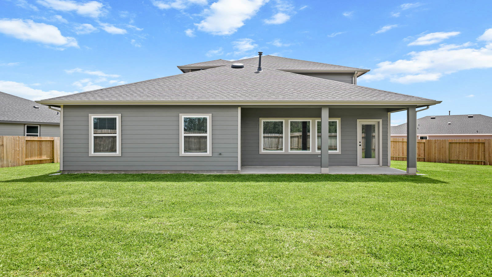 covered patio with overhead lighting