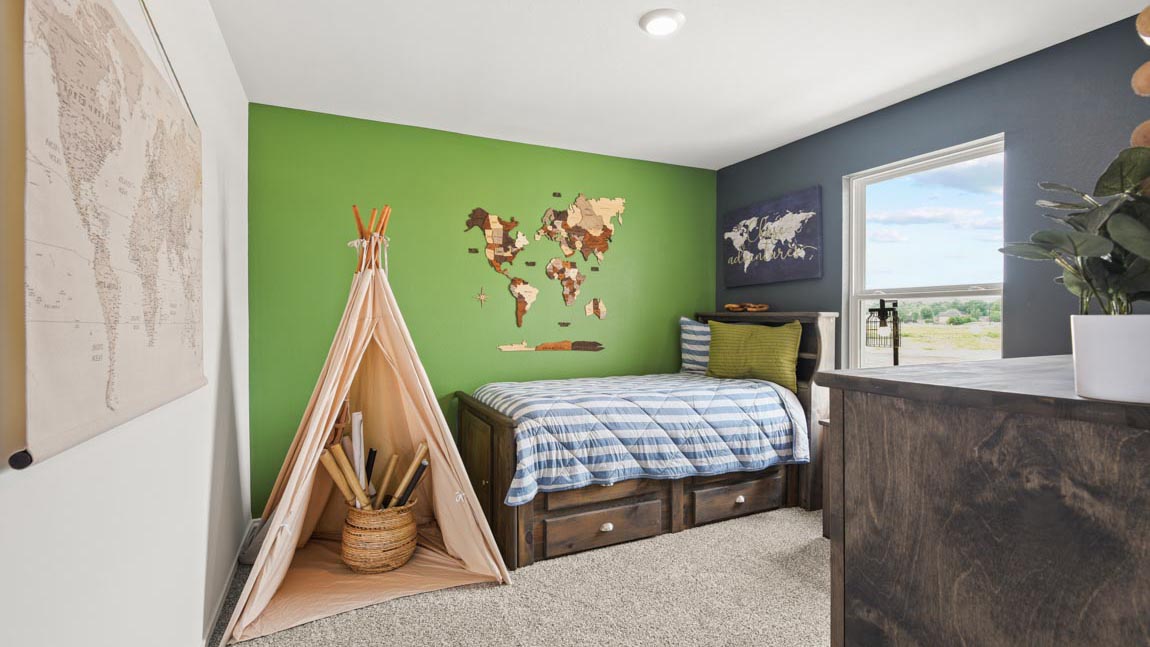 bedroom with carpet flooring