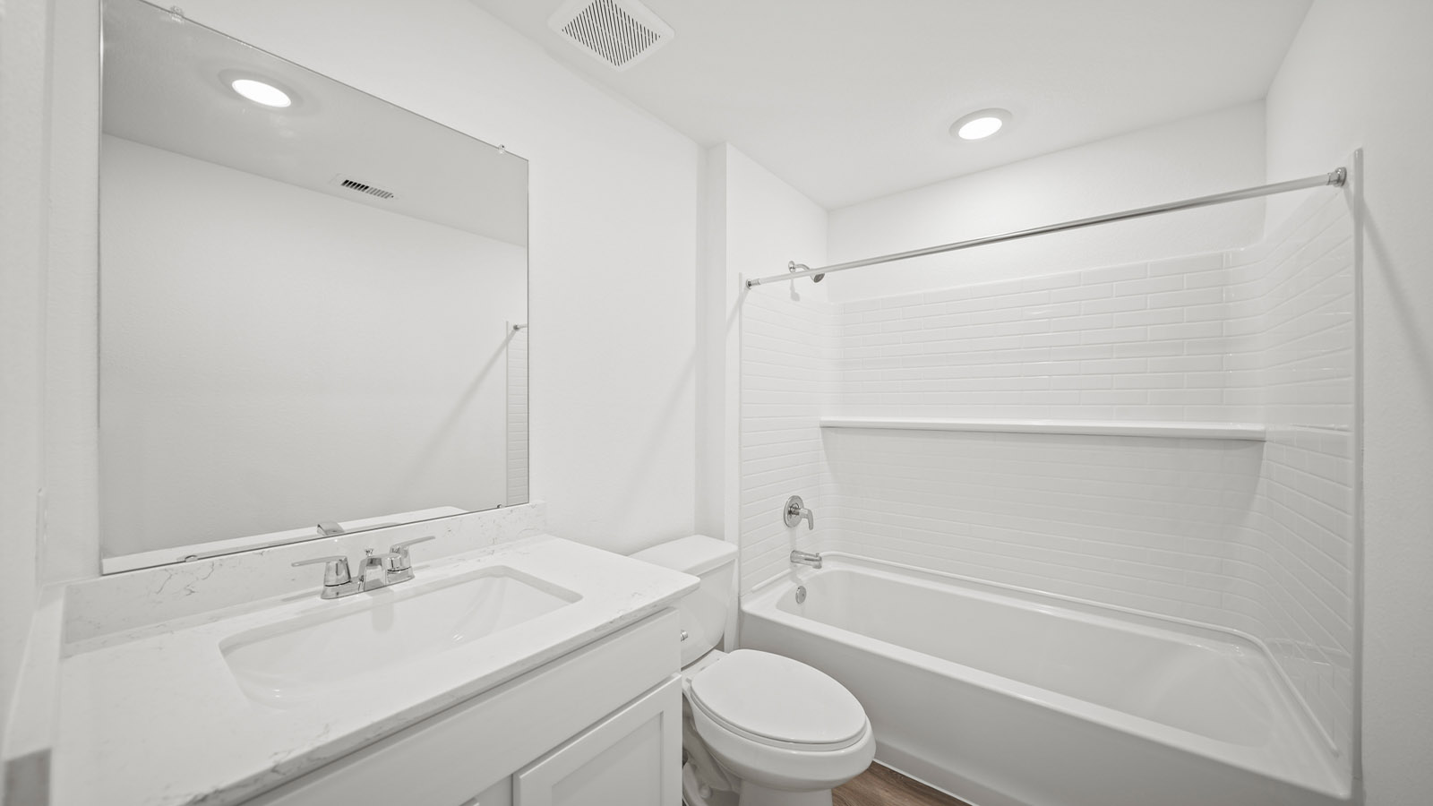 Secondary bathroom with tub/shower combo