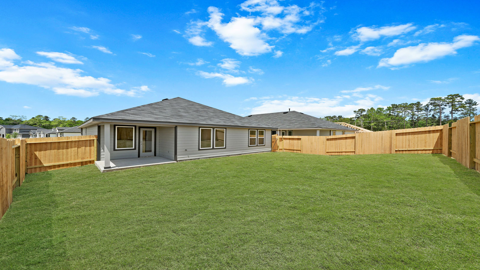 covered patio with overhead lighting