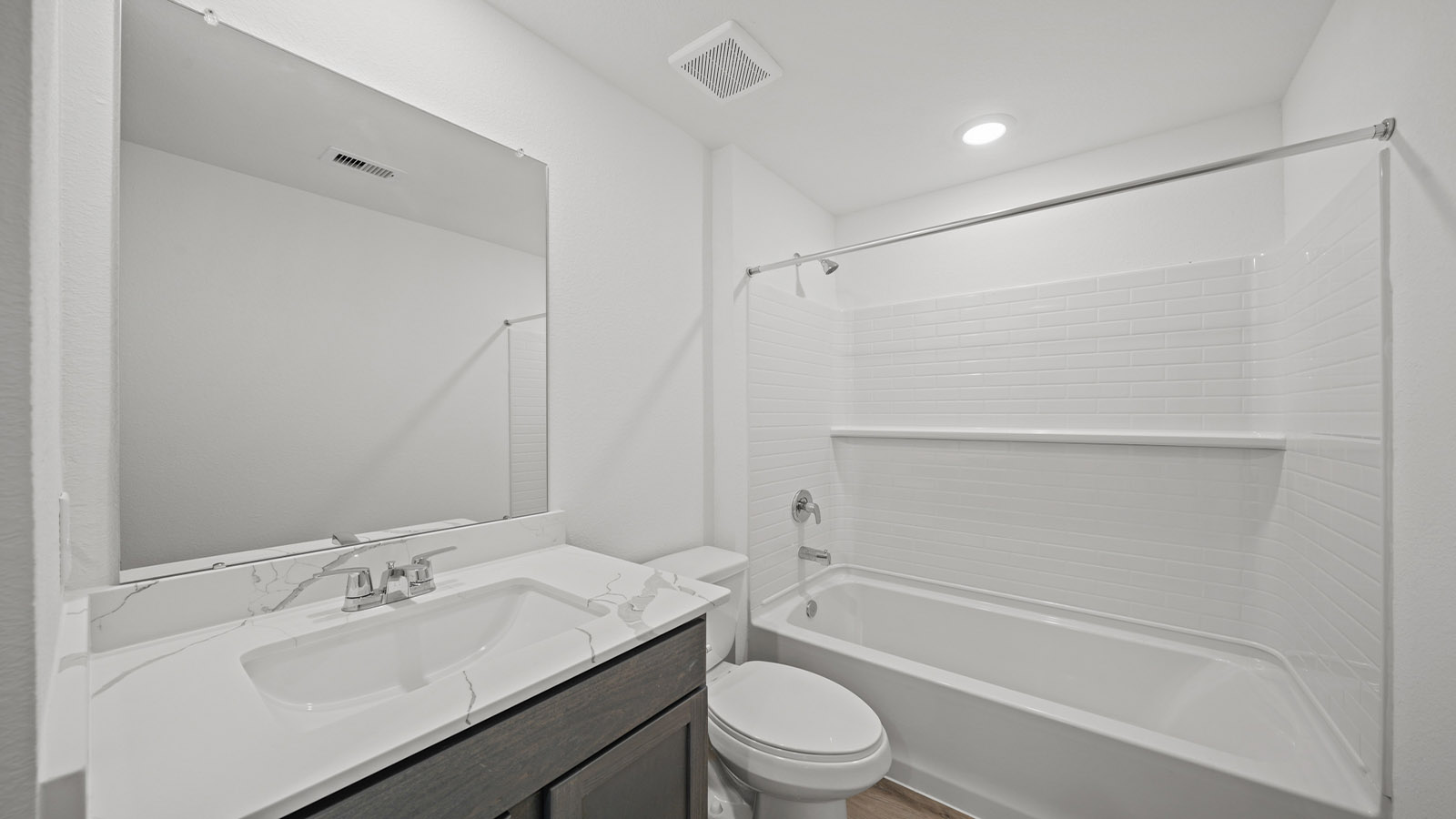 Secondary bathroom with tub/shower combo