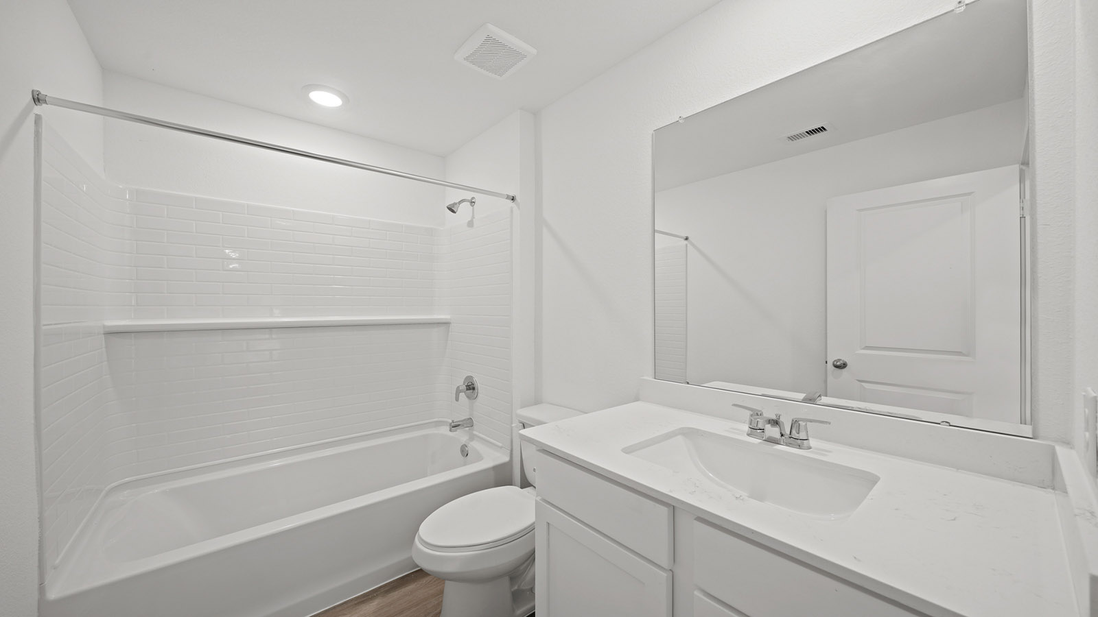 Secondary bathroom with tub/shower combo