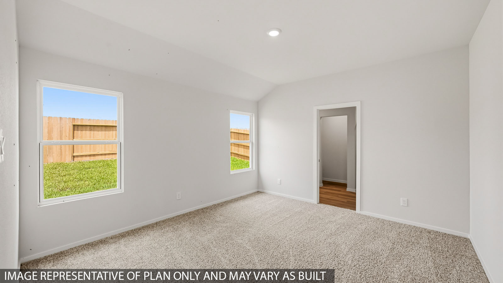 bedroom with carpet flooring