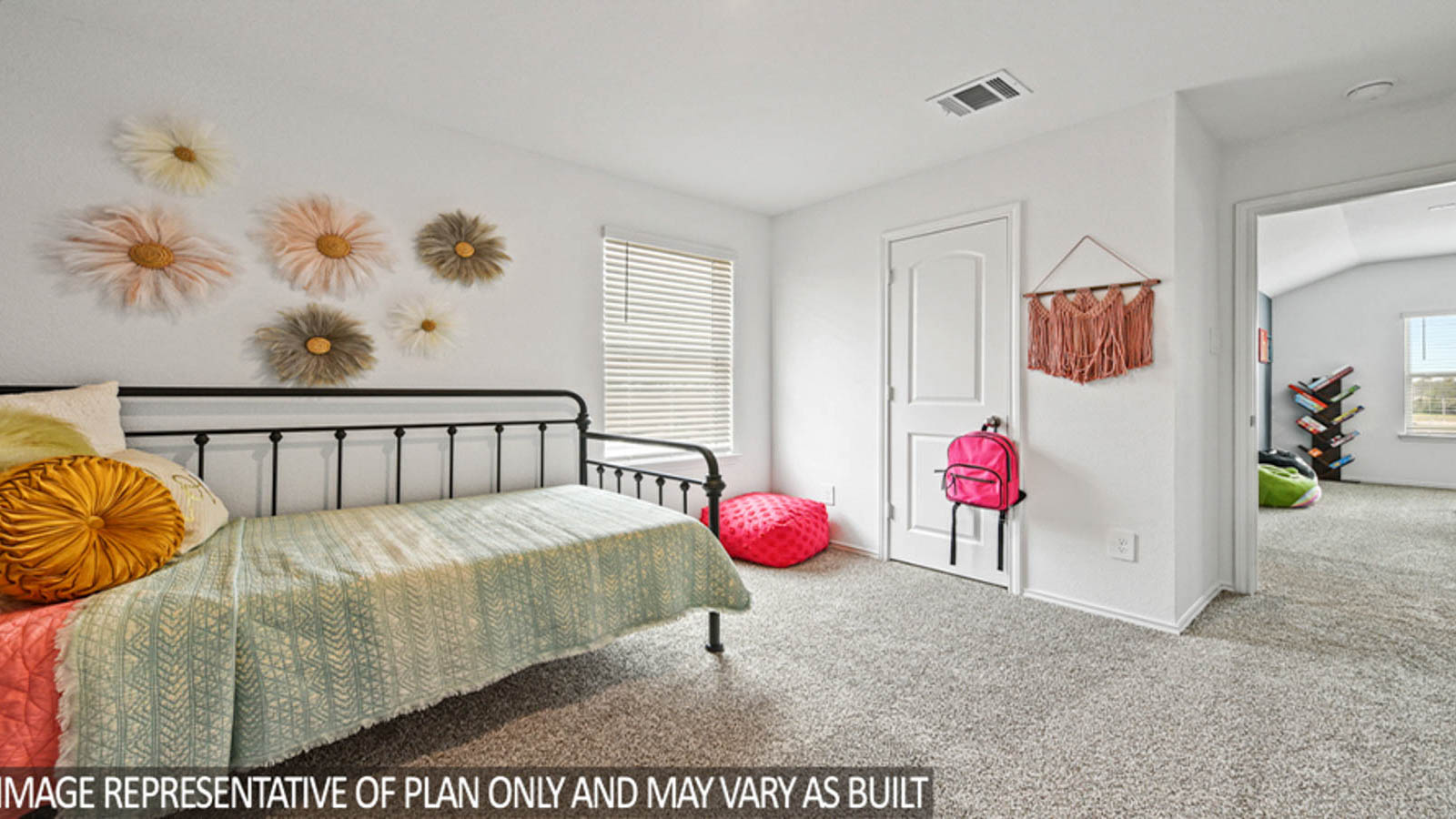 bedroom with carpet flooring