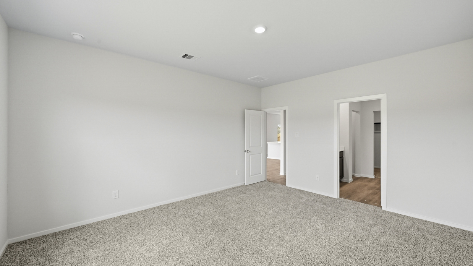bedroom with carpet flooring