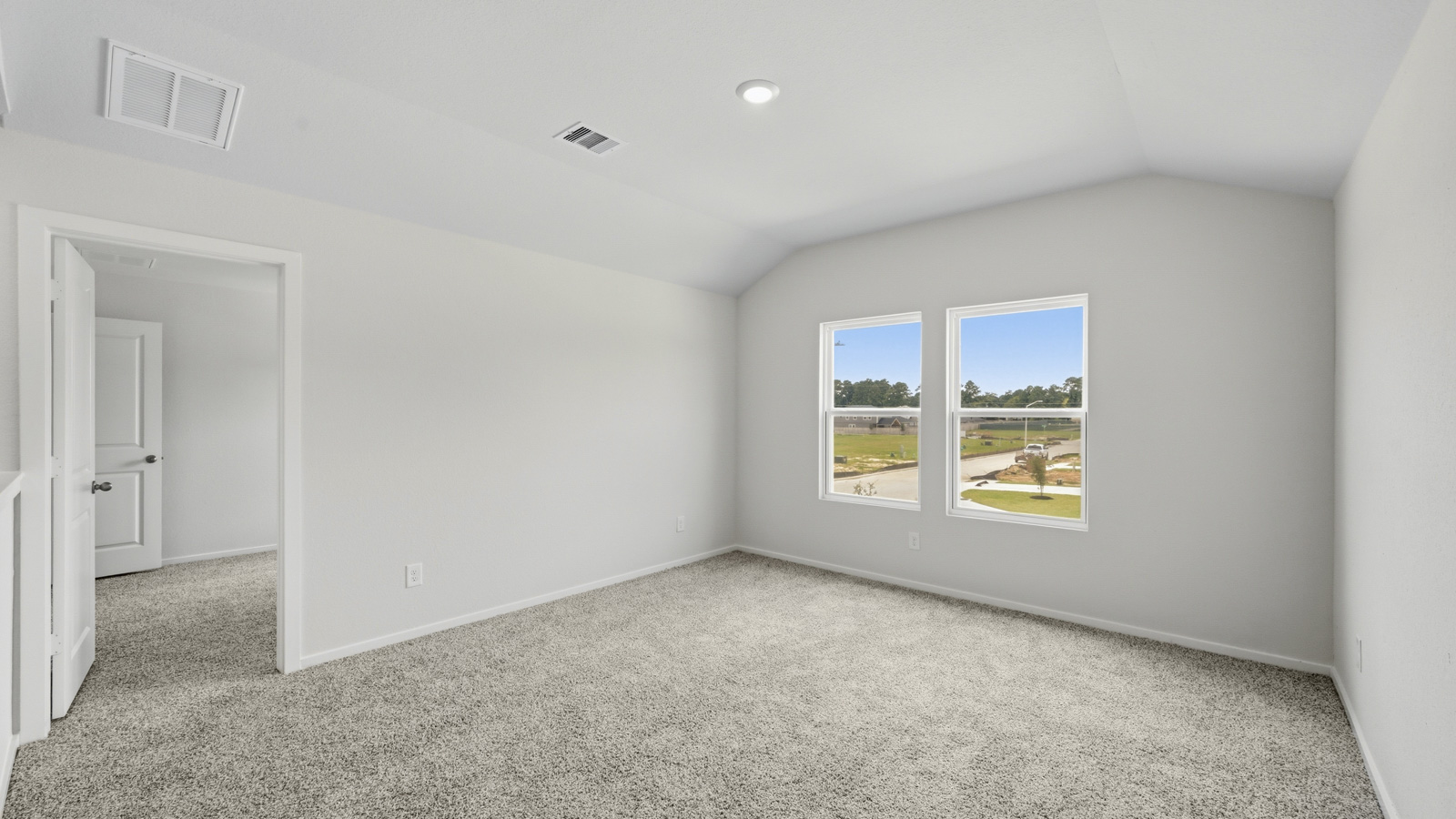 bedroom with carpet flooring