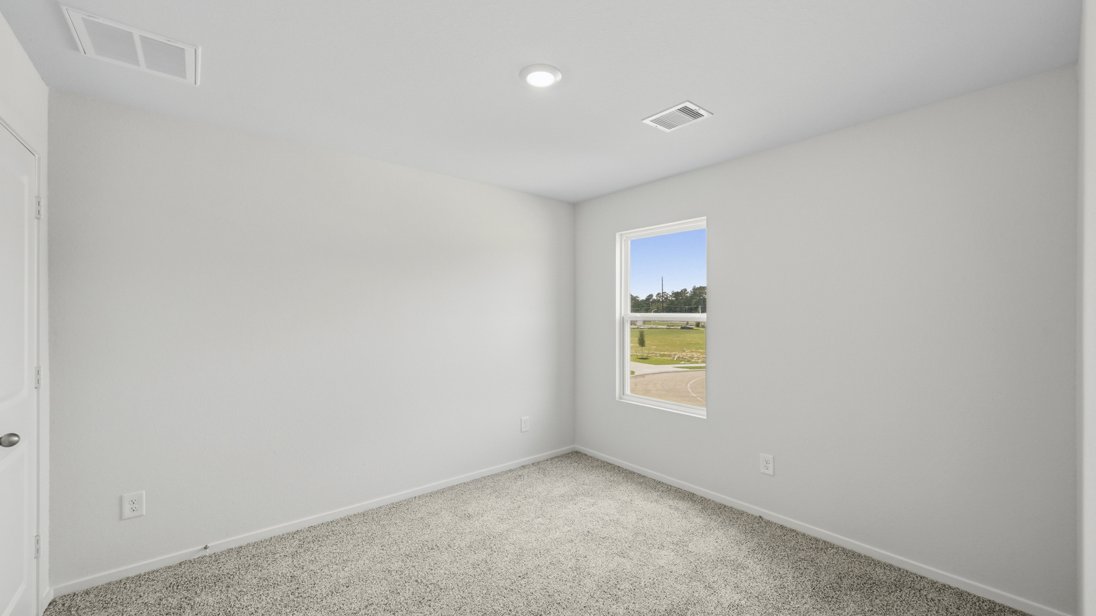 bedroom with carpet flooring
