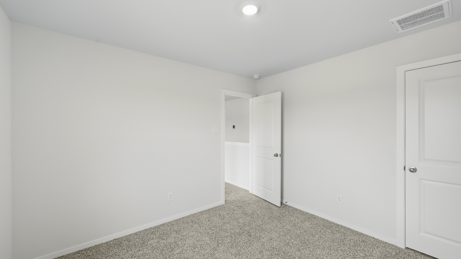 bedroom with carpet flooring