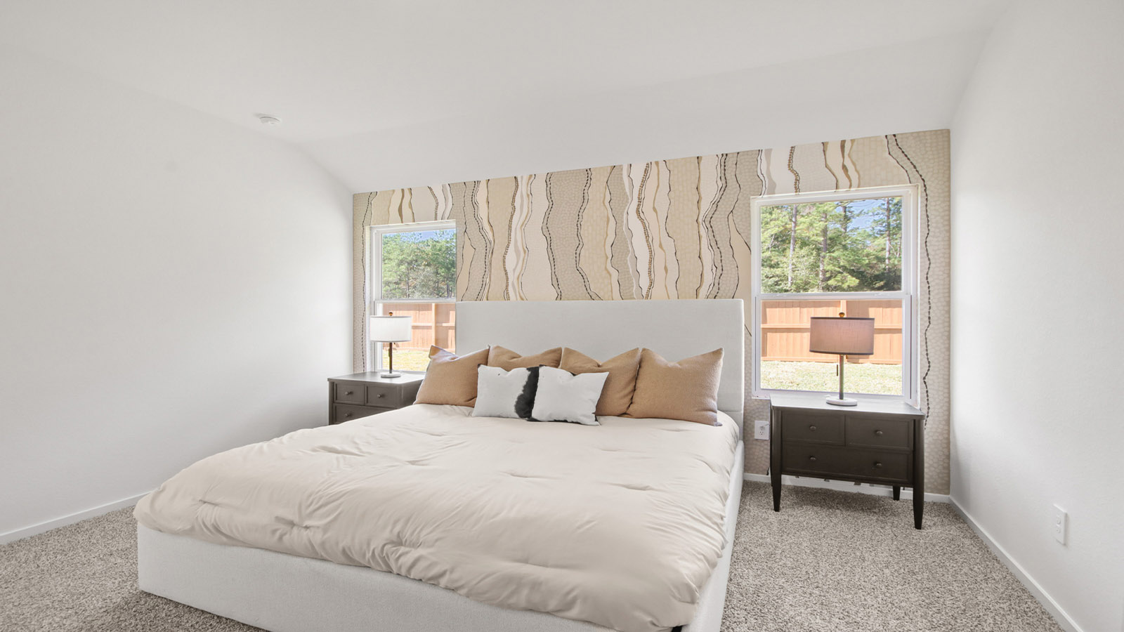 bedroom with carpet flooring