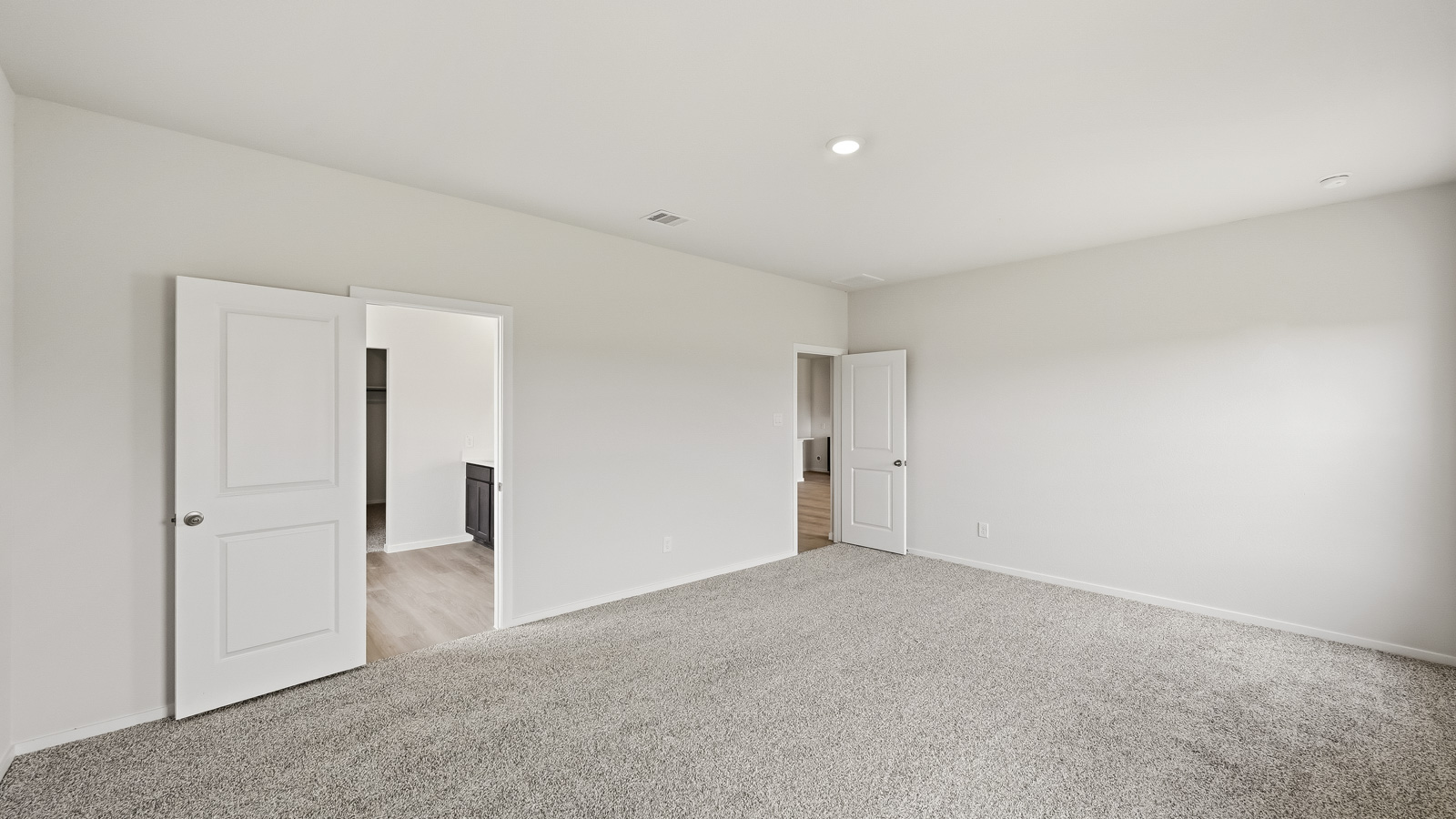bedroom with carpet flooring