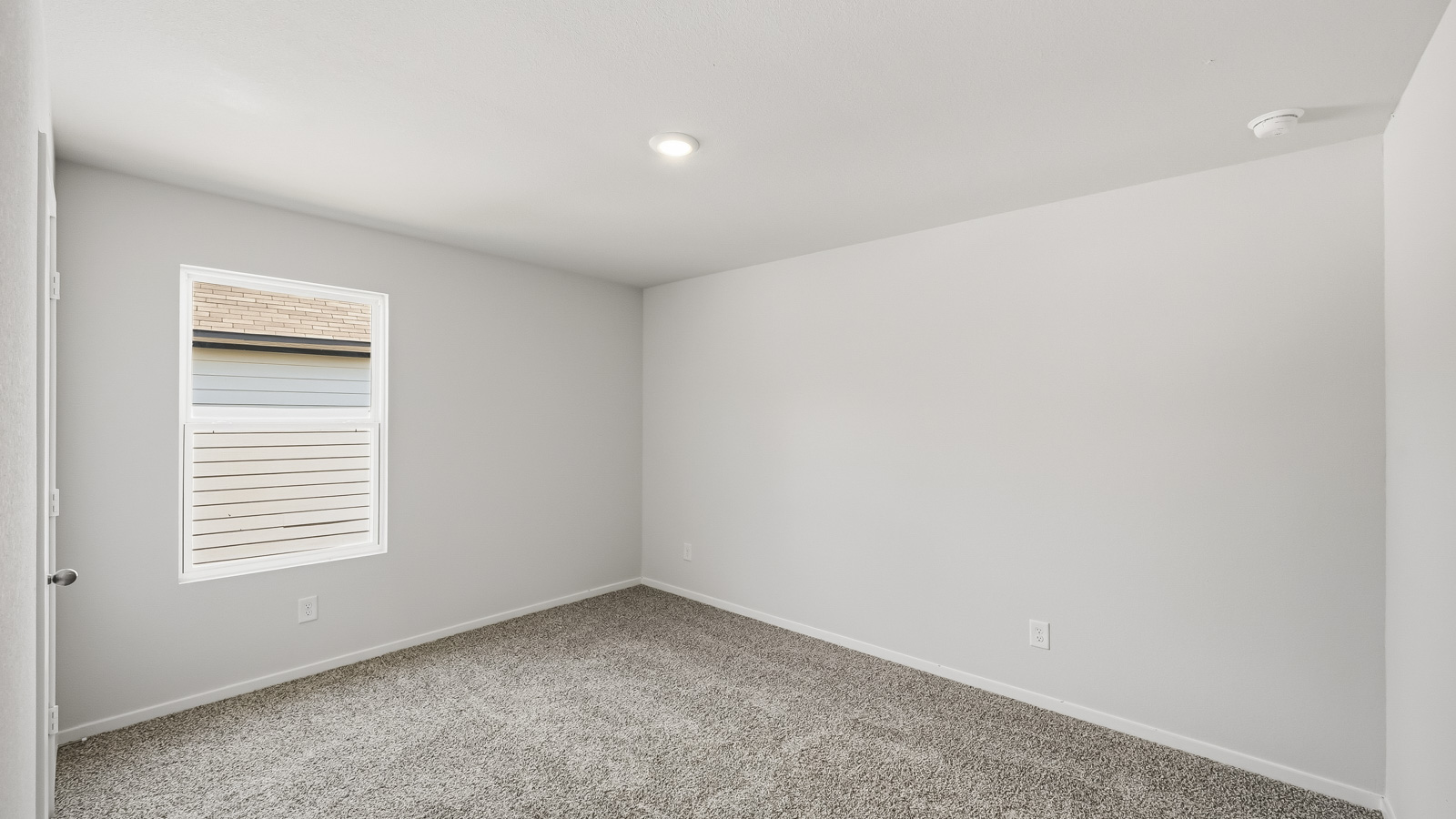 bedroom with carpet flooring