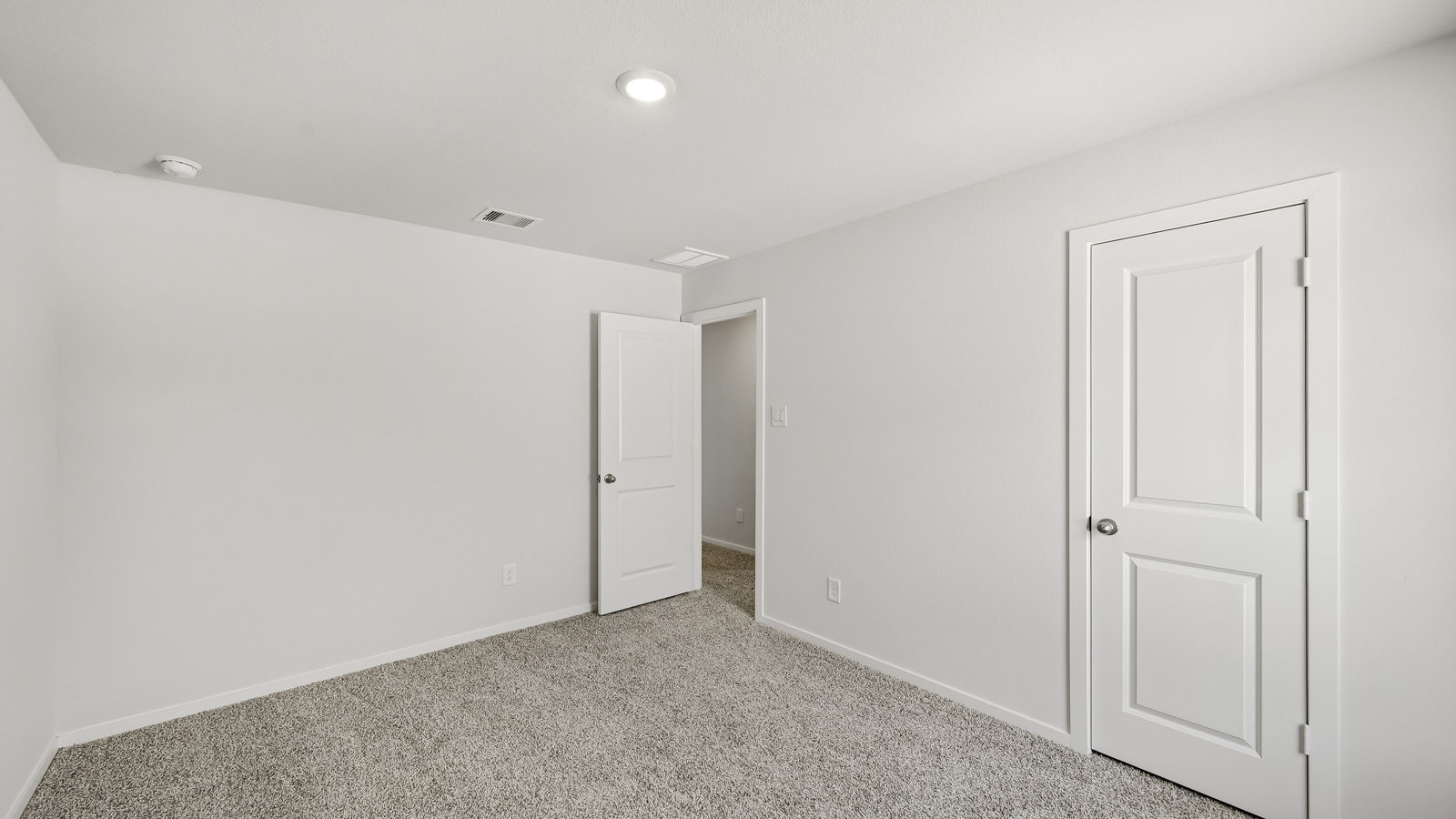 bedroom with carpet flooring