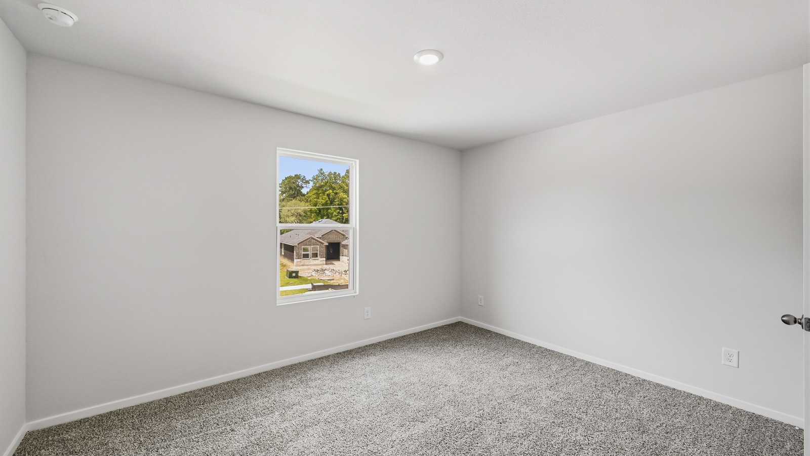 bedroom with carpet flooring