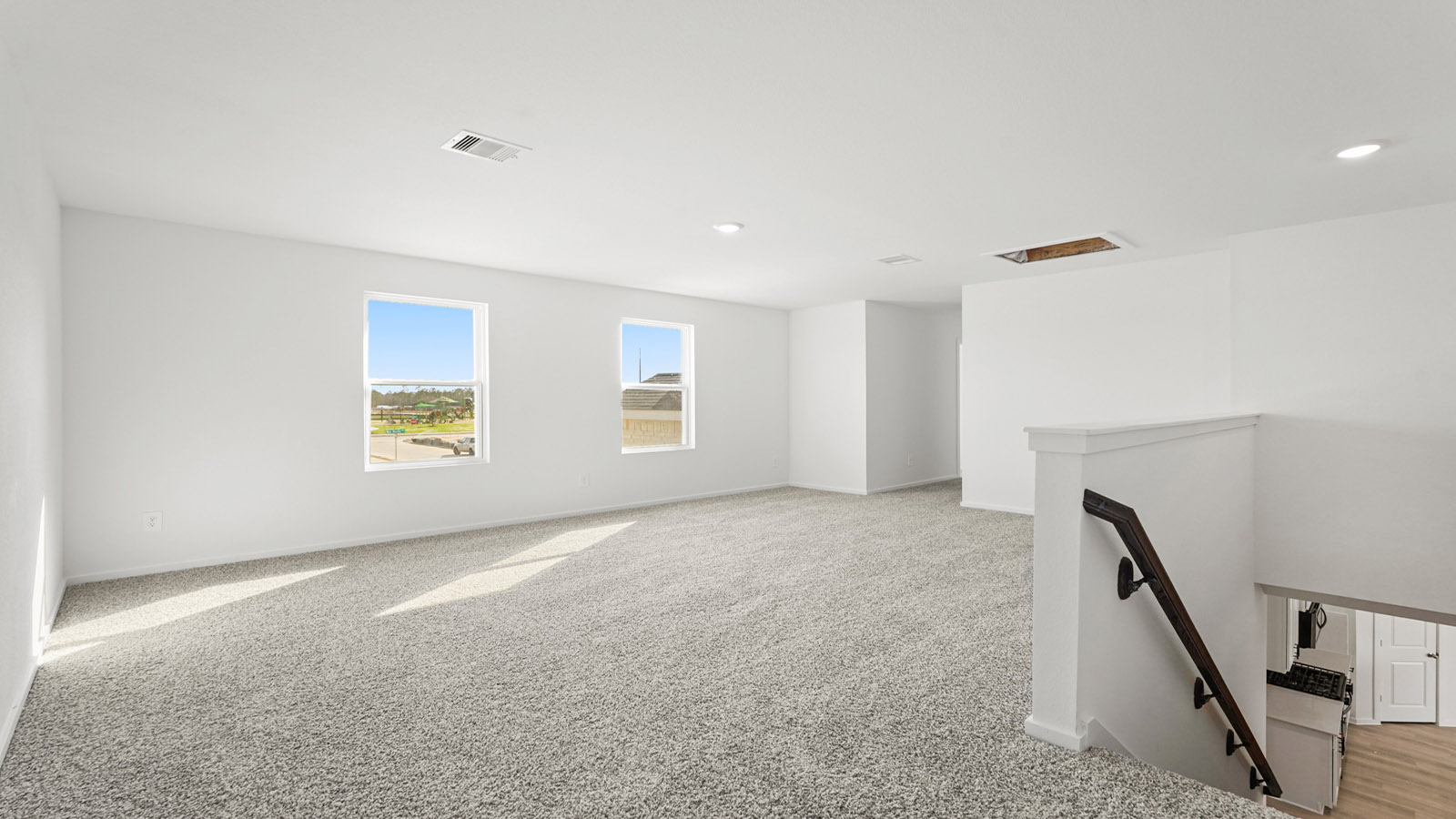 bedroom with carpet flooring