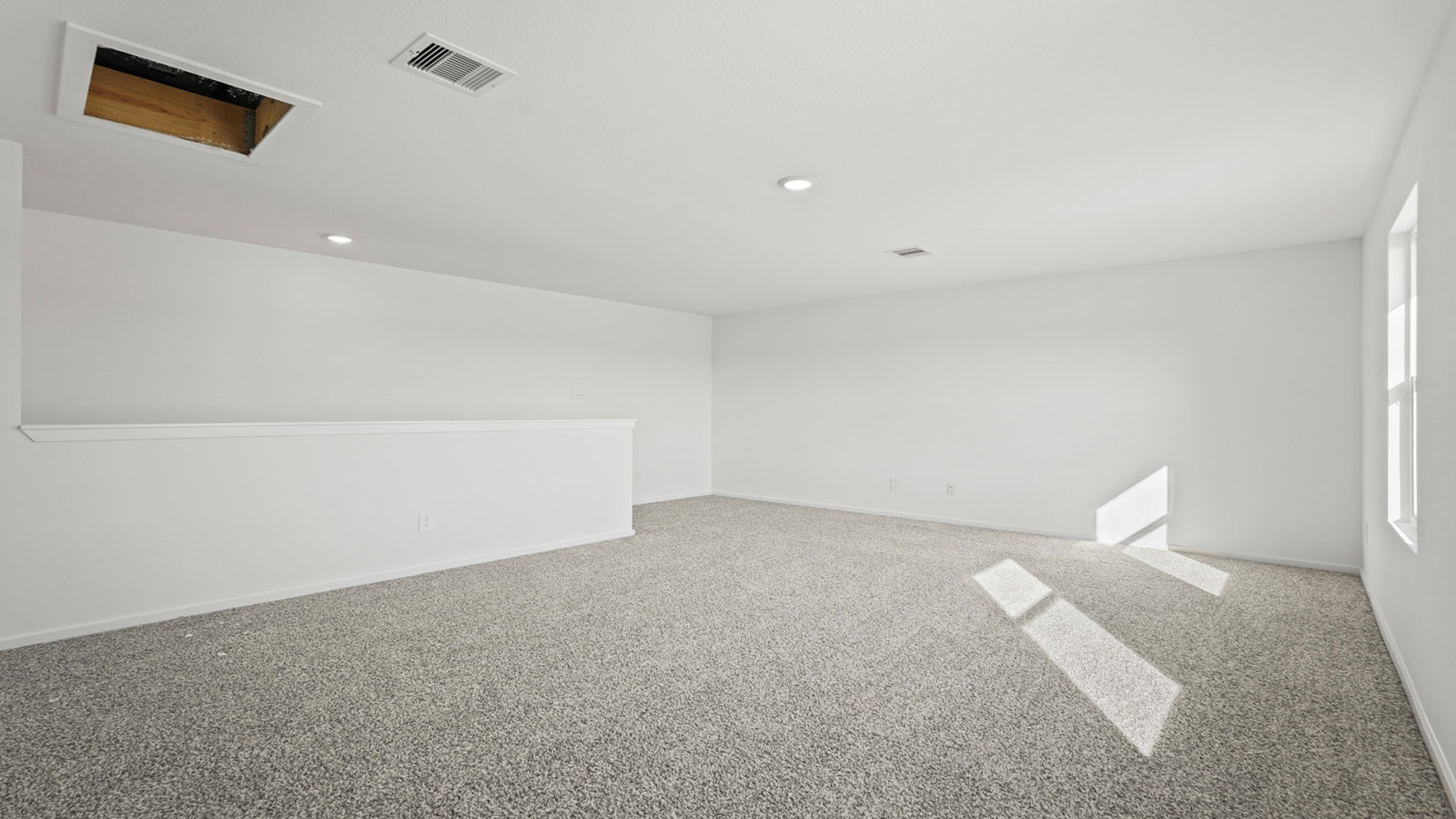 bedroom with carpet flooring