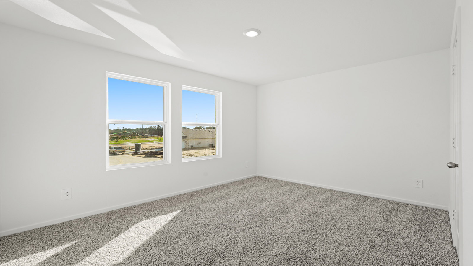 bedroom with carpet flooring