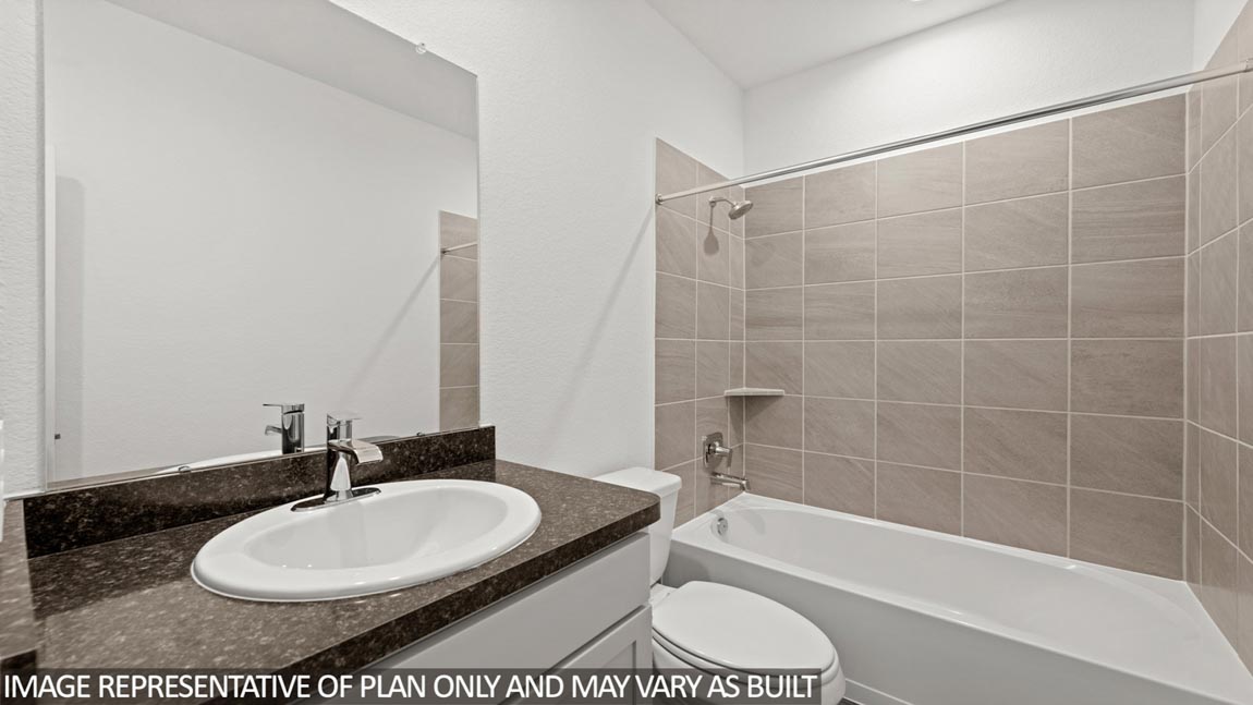 Secondary bathroom with shower/tub combo