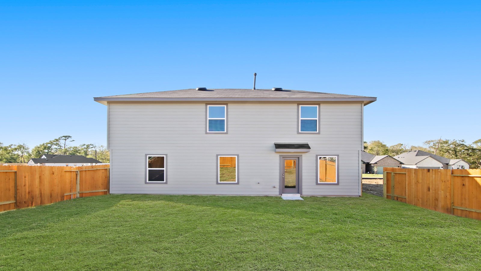 covered patio with overhead lighting